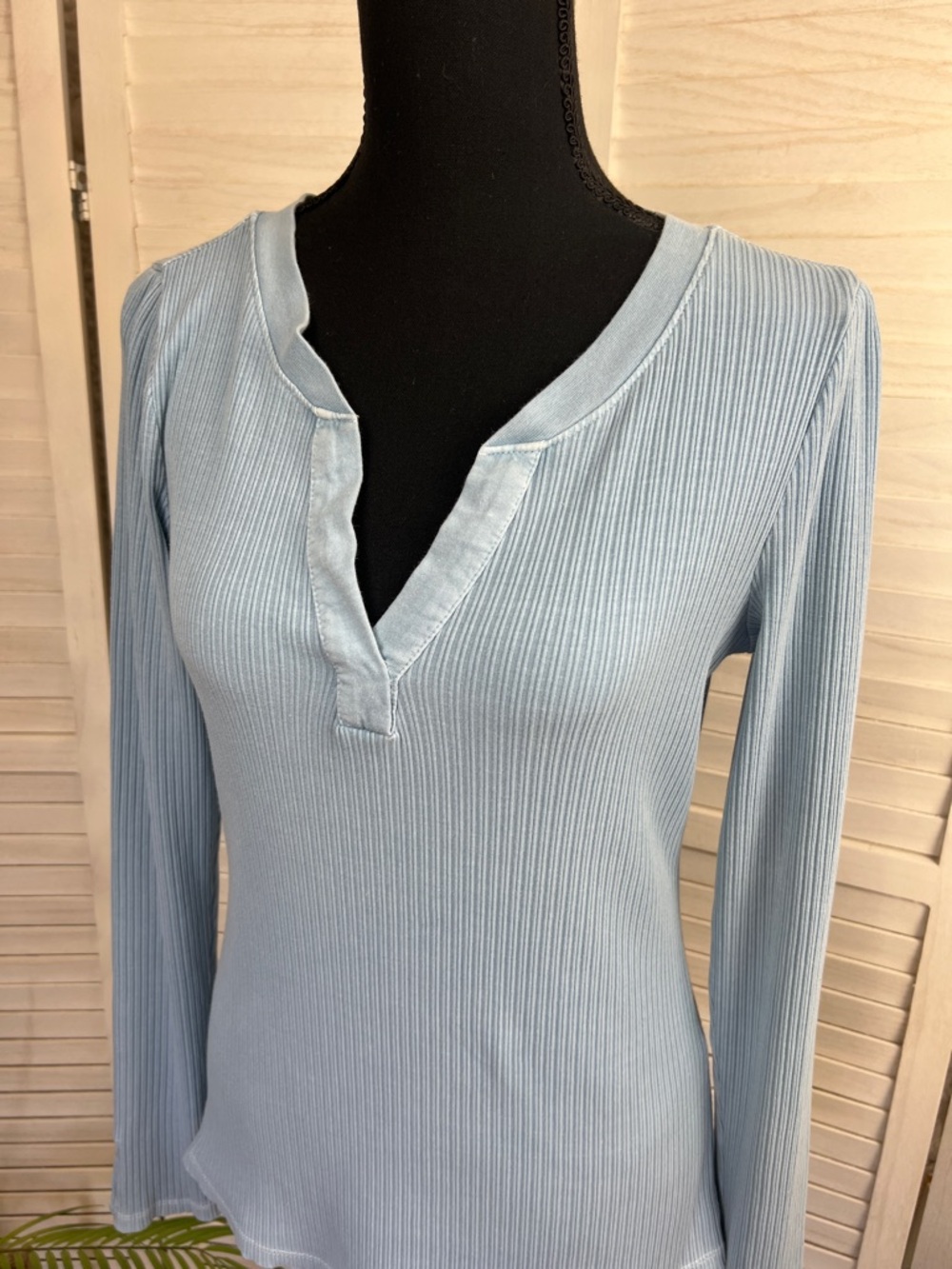 Anthropologie Pilcro Ribbed Knit Split Neck Henley Top Tee Medium - Picture 3 of 11